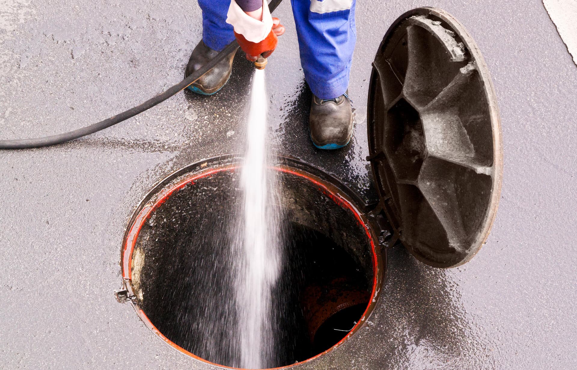 Limpieza y mantenimiento de alcantarillado en A Coruña y Ferrol